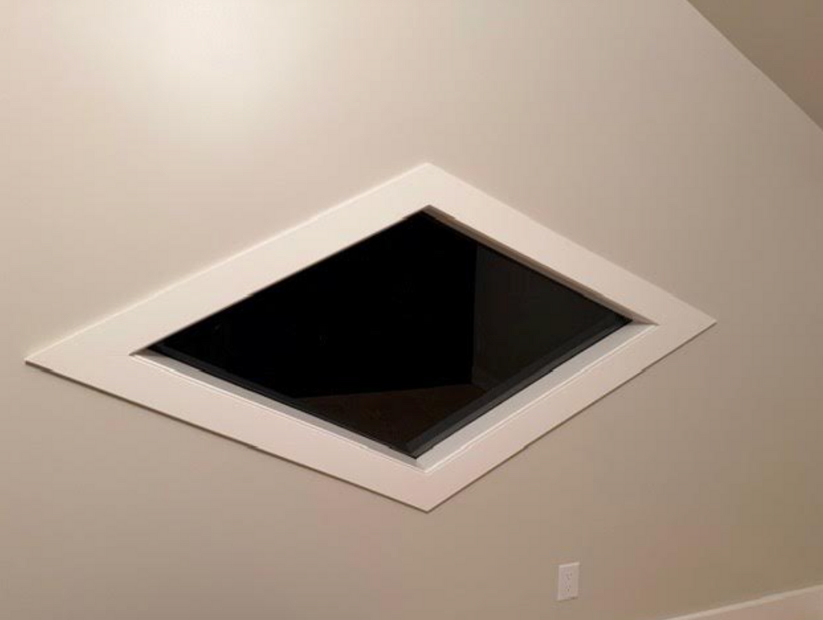 Qty: 1 Diamond Shape Insulated Glass w/ Paper Pattern